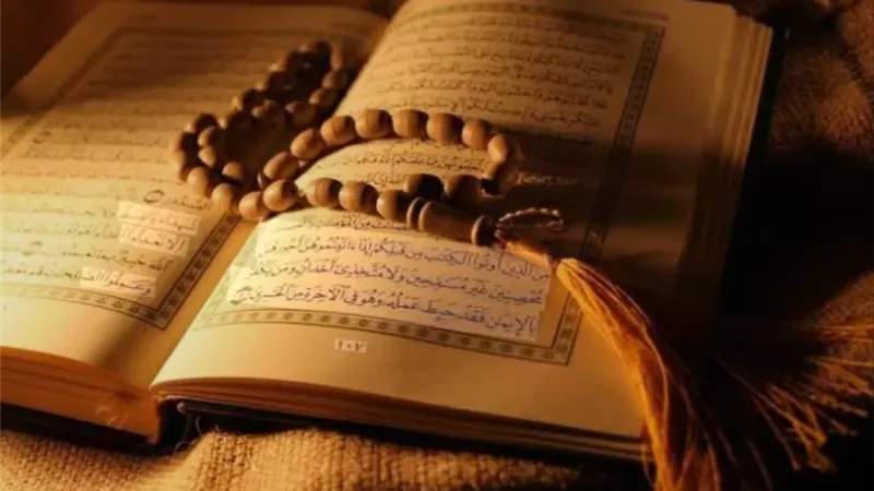 مدى حصول الأجر على تلاوة القرآن في رمضان للمفطر بعذر