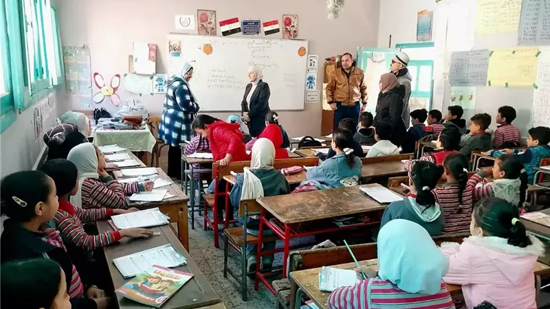 مدير تعليم القاهرة في جولة ميدانية مفاجئة بمدارس إدارة الشرابية