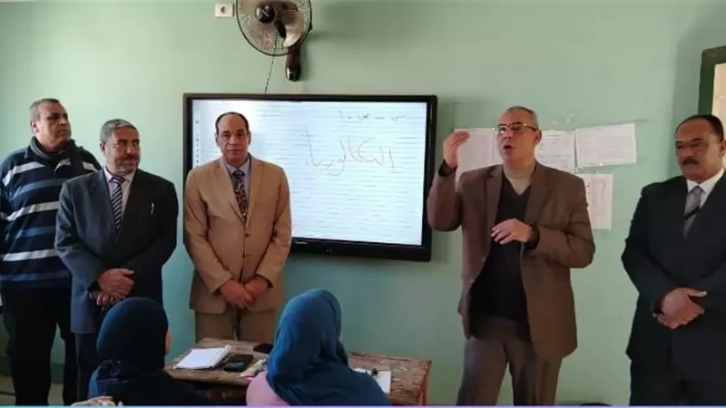 مدير تعليم القليوبية يناقش 