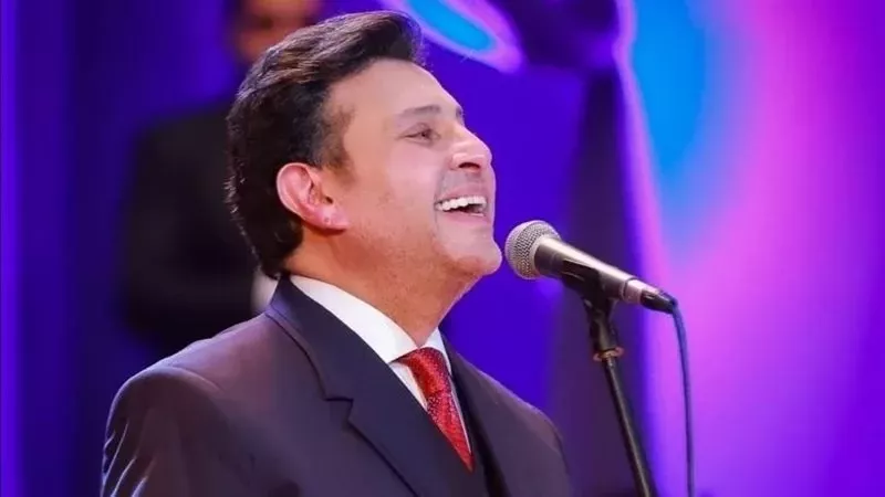 مدحت صالح يطالب بالدعاء للفنان هاني شاكر