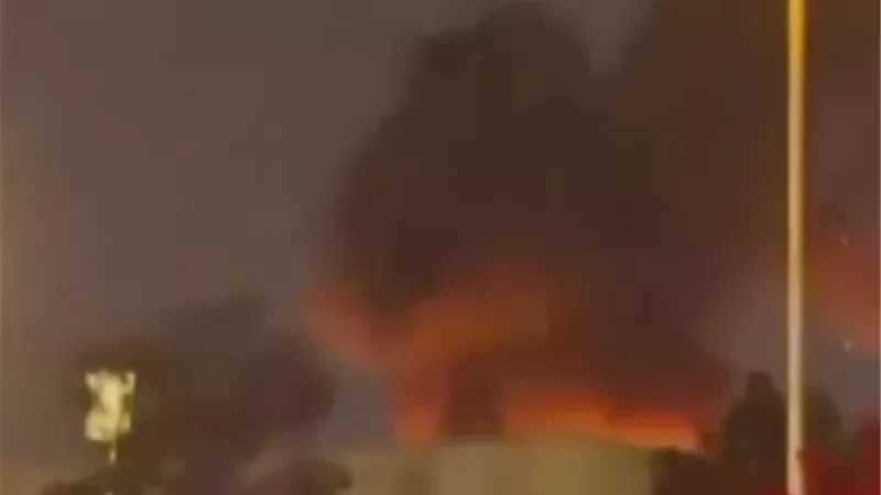إخماد حريق محدود فى محيط القنصلية الأمريكية بدبى