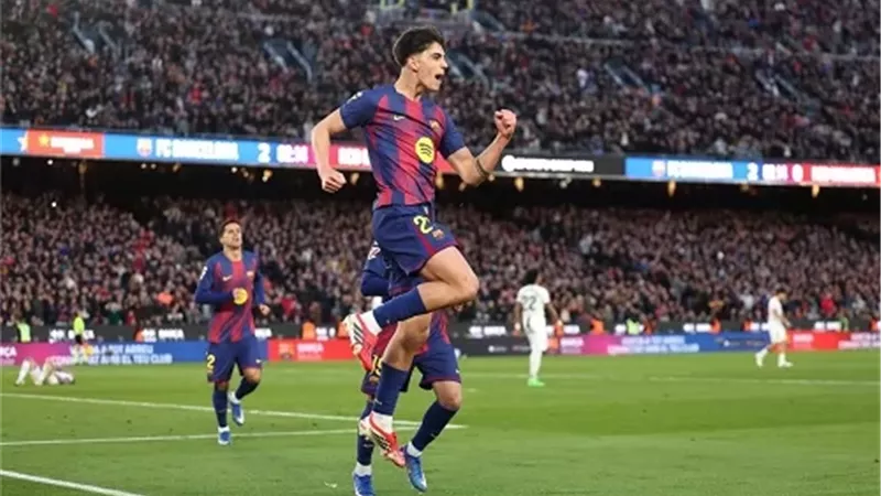 مارك بيرنال يحرز الهدف الأول لبرشلونة أمام أتليتكو مدريد