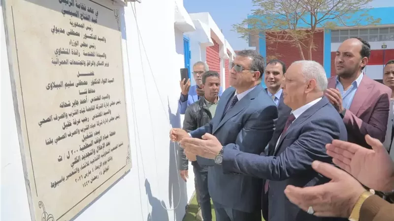 محافظ قنا يفتتح أعمال إحلال وتجديد محطة مياه الوقف