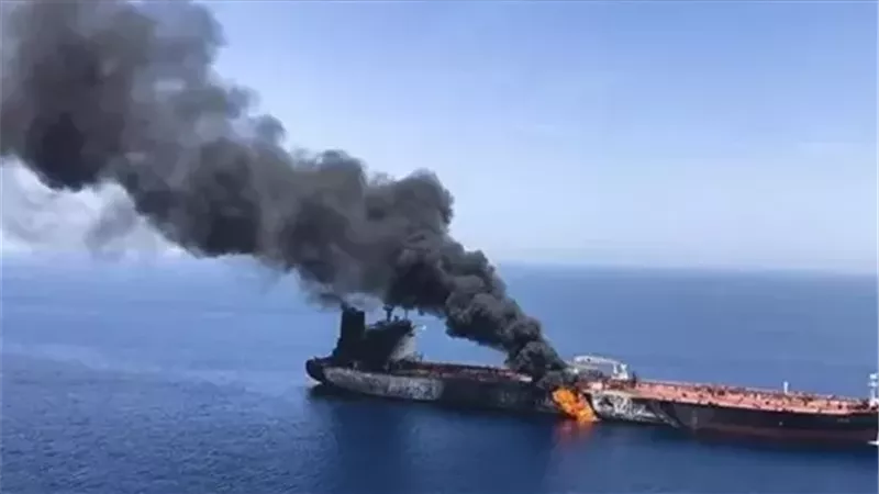 البحرية العمانية تستجيب لسفينة تحمل علم مالطا تعرضت لقصف قرب مضيق هرمز