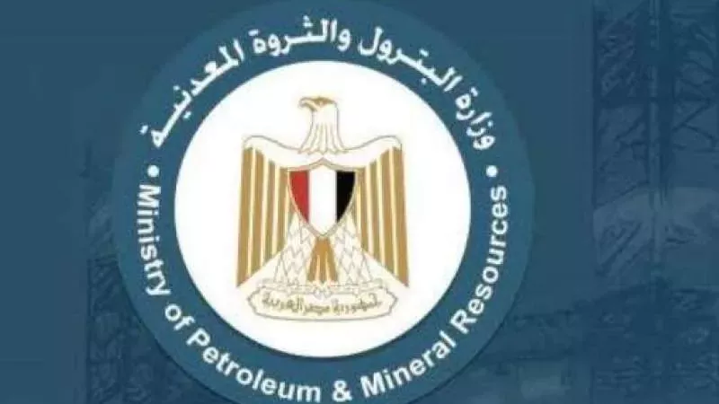 وزارة البترول تنفي علاقة مصر بناقلة غاز تعرضت لحادث قبالة السواحل الليبية