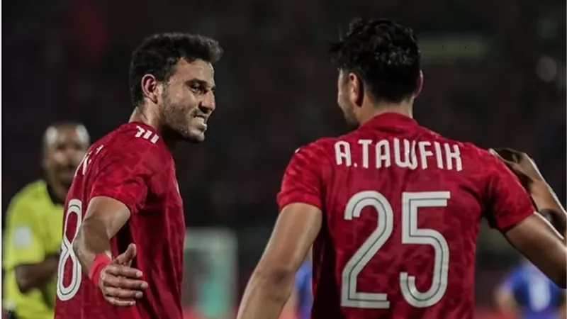 بيراميدز يخطط لضم أكرم توفيق وحمدي فتحي