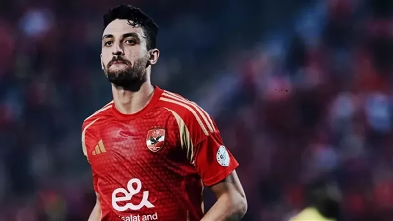 الأهلي يقرر تجديد عقد طاهر محمد طاهر