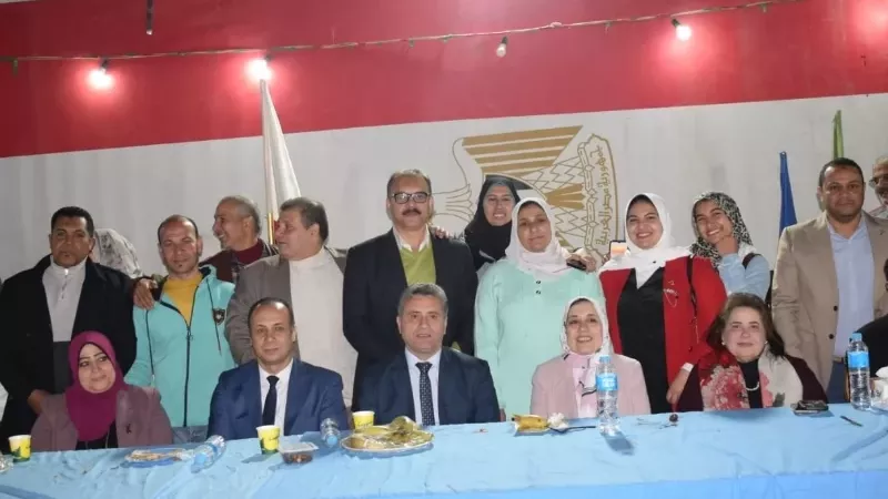 نواب رئيس جامعة بنها يشاركون الطلاب حفل الإفطار الجماعي
