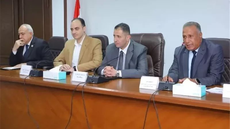 دمياط تستعين بخبرات القاهرة بملفات التصالح وتراخيص المحال