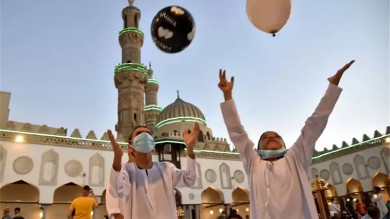 نلبس صيفي ولا شتوي؟.. الأرصاد تعلن طقس عيد الفطر 2026