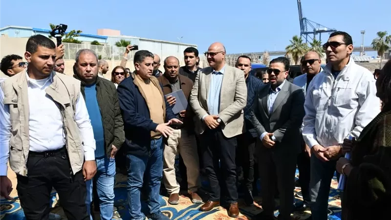 وزير الشباب ومحافظ الإسكندرية يتفقدان منتدى الشباب بأبو قير