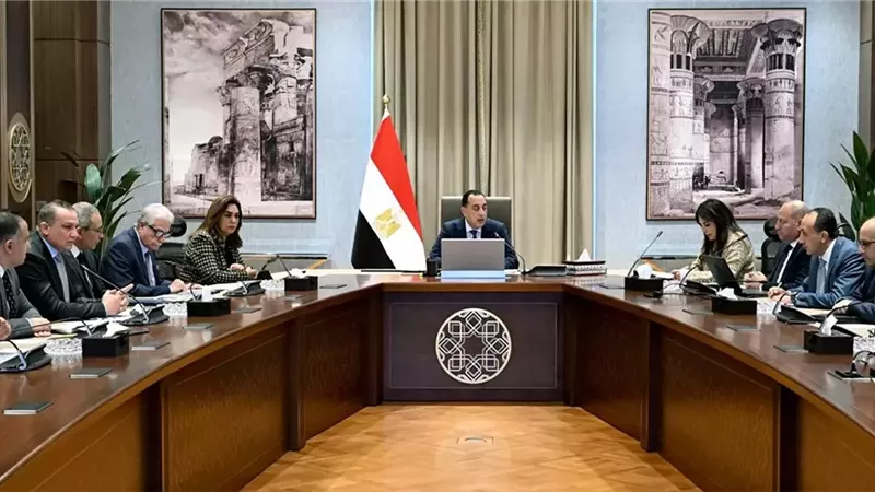 مدبولى يتابع الموقف التنفيذي لعدد من المشروعات الخدمية والتنموية