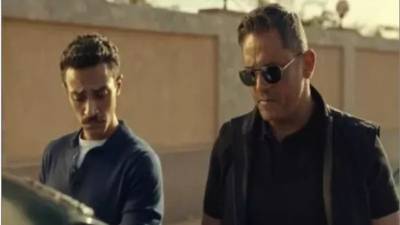 أمير كرارة وأحمد غزي يواسيان كارولين عزمي بعد وفاة خطيبها.. رأس الأفعى