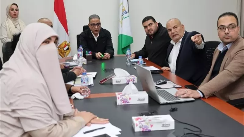 محافظ الجيزة يناقش الموقف العام لسوق الجملة ب 6 أكتوبر
