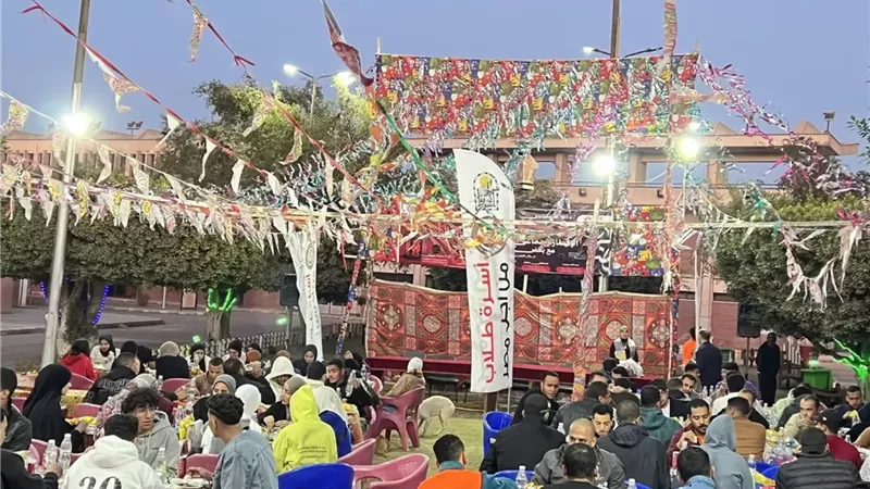 إفطارا جماعيا لطلاب جامعة أسيوط