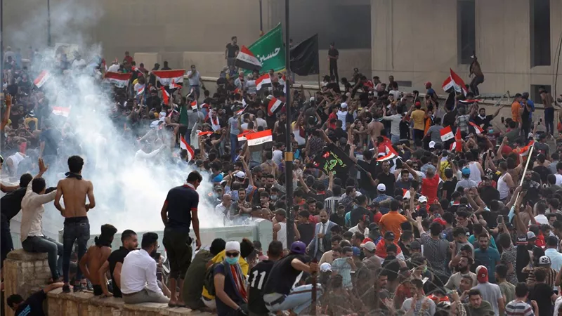قوات الامن العراقية تقطع الطرق الرئيسية بين أحياء بغداد