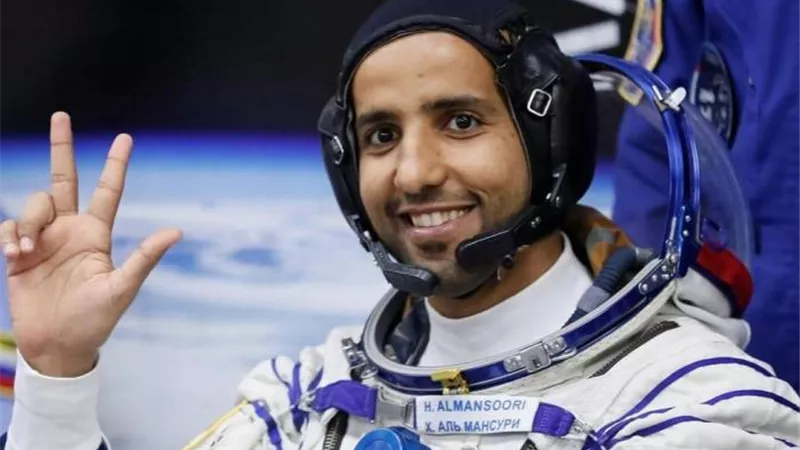 بالفيديو :انطلاق رحلة العودة لهزاع المنصوري إلى الأرض