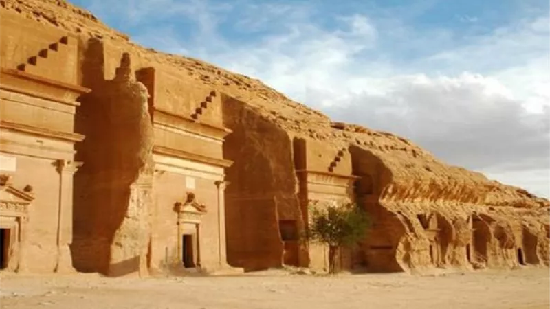كل ماتريد معرفته عن مدائن صالح احدى الوجهات السياحية السعودية