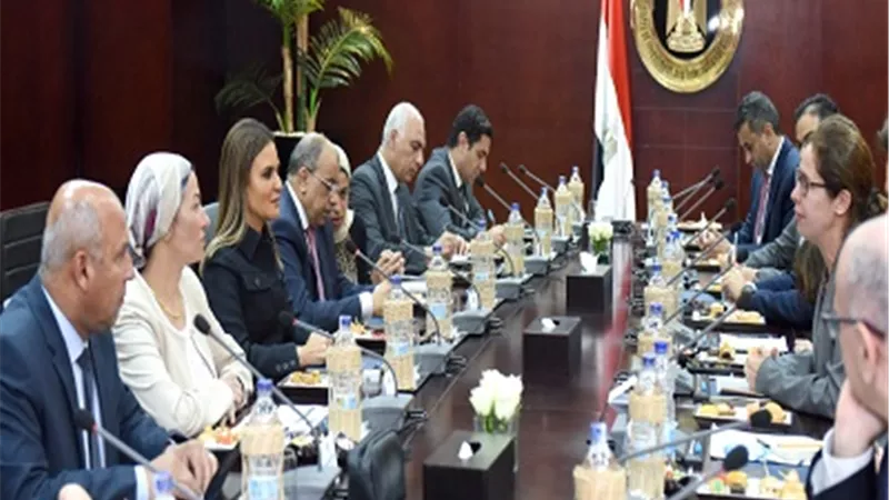 4 وزراء يبحثون مع بعثة البنك الدولى دعم مشروع مكافحة التلوث