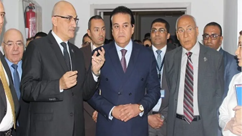وزير التعليم العالي يتفقد جامعة بدر