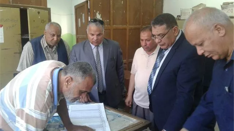 مدير تعليم الإسماعيلية يخلي ديوان ادارة شمال من المنتدبين ..صور
