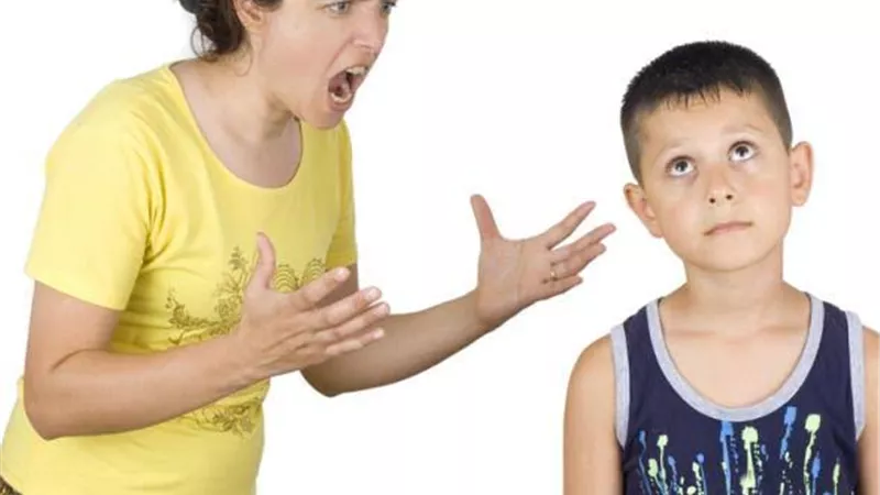 كلمات احذرى وصف ابنك بها