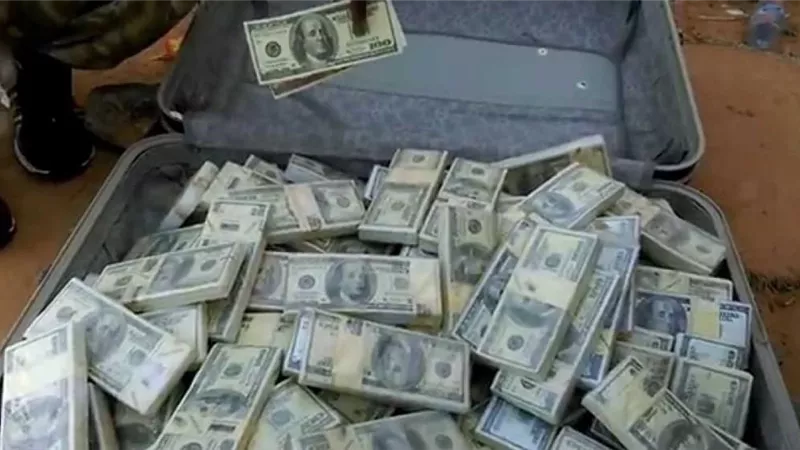 بريطاني يربح 3 ملايين دولار ببطاقة يانصيب مزورة