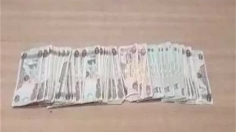 احباط تهريب ١٣٨ الف درهم اماراتي مع راكب قبل سفره البحرين