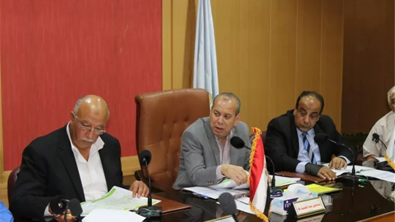 محافظ كفرالشيخ يناقش إستعدادات المحافظة لإطلاق المشروع القومى للتحول الرقمى