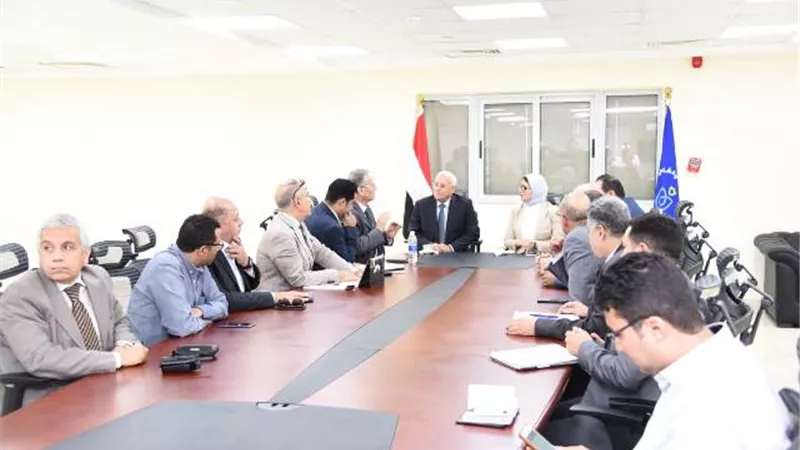 محافظ بورسعيد يؤكد على التطور المستمر لمنظومة التأمين الشامل