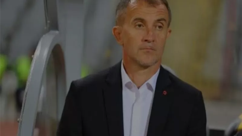 مرتضى منصور يستدعي ميتشو بعد تعادل الزمالك مع اف سي مصر