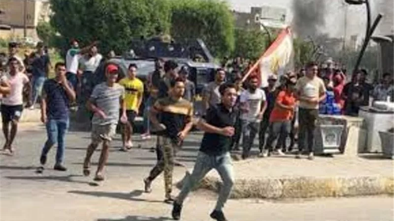تشكيل لجنة للتحقيق مع ضباط عراقيين استخدموا العنف المفرط ضد المتظاهرين في بغداد