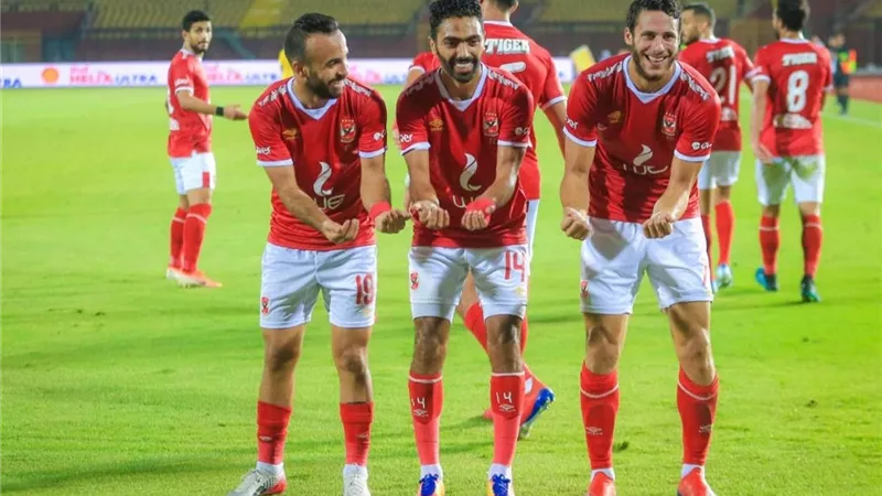 مضاعفة مكافآت لاعبي الأهلي.. ثمن الفوز على الزمالك