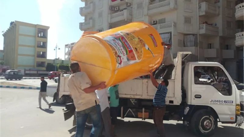 مطروح.. حملات لإزالة الإشغالات أمام المدارس بمنطقة الطبية