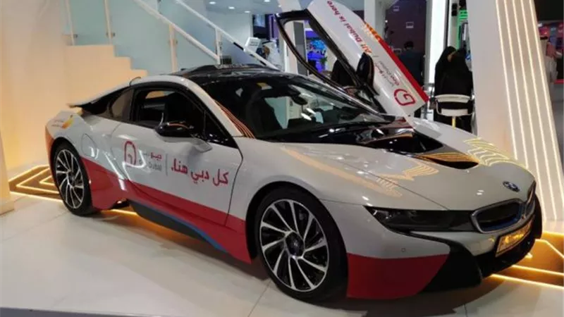 دبي تكشف عن السيارة 
