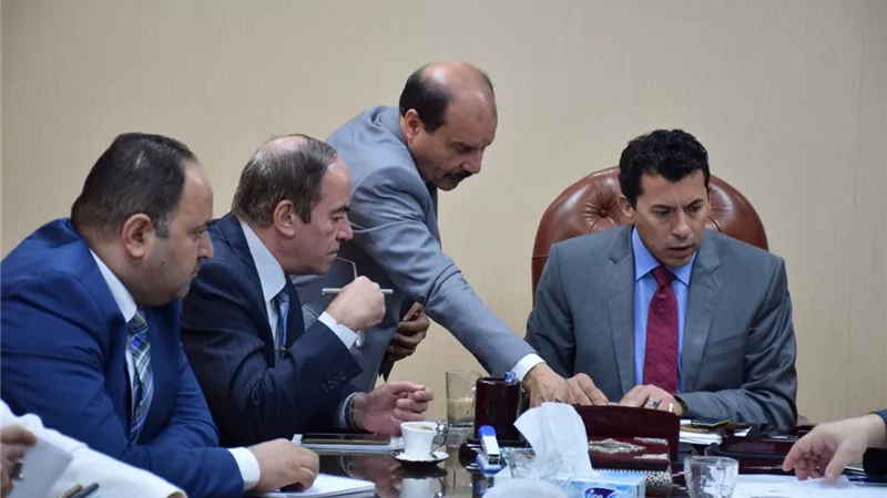 وزير الرياضة يوجه بسرعة انهاء الإجراءات التنفيذية للمشروعات القومية