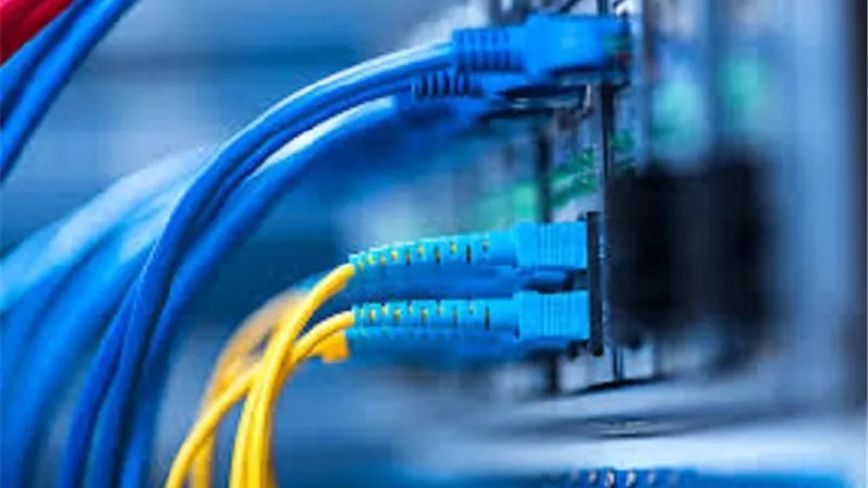 العراق يعلن عودة خدمة الإنترنت جزئيا للبلاد
