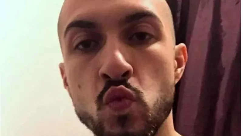 رجل بلا قلب.. يقتل رضيع بالسكين ويطعن والدته.. صور