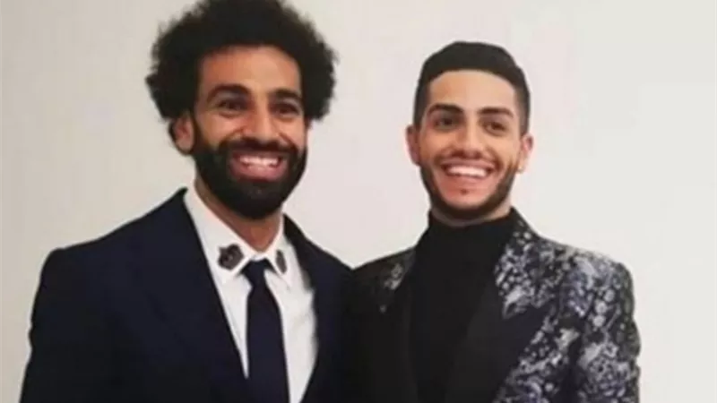 شاهد .. مينا مسعود في اول لقاء له مع محمد صلاح باحتفالية رجل العام