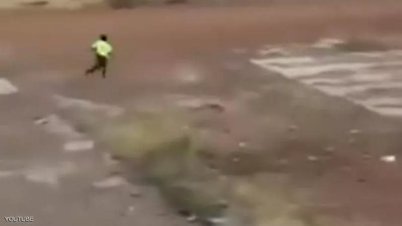 حكم يروى تفاصيل هروبه من مباراة كرة قدم