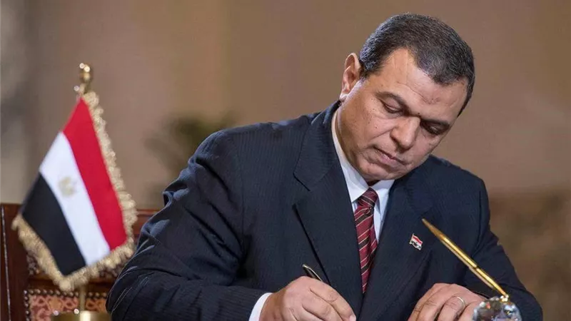 القوى العاملة : صرف مستحقات عامل مصري بالسعودية
