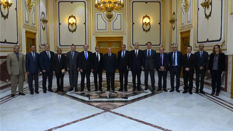 العصار يناقش آليات زيادة عمق التصنيع المحلى لتطوير الصناعة في مصر