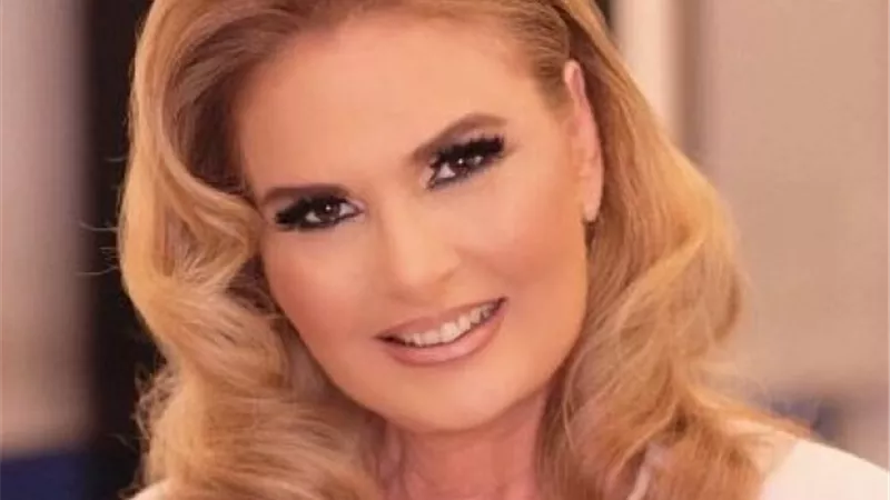 وصلة رقص لـ يسرا فى دبى .. فيديو