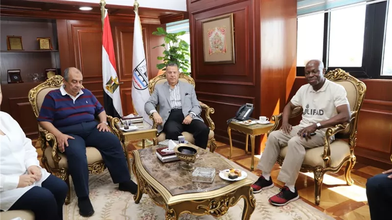 وزير الزراعة ورئيس الايفاد يصلان بني سويف لتفقد المشروعات الزراعية