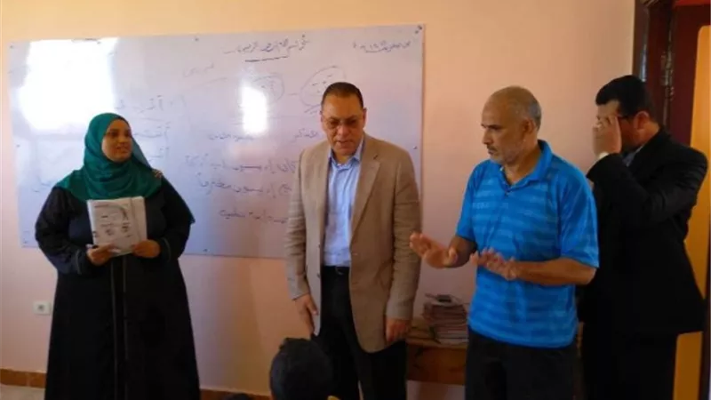 محافظ الشرقية: سرعة سد العجز فى هيئات التدريس وتنقية المكتبة من الكتب المتطرفة
