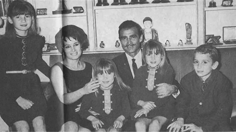 ثلاث نساء فى حياة البرنس احمد مظهر