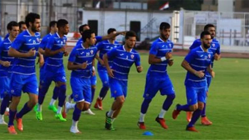 مدرب الزمالك الجديد يظهر فى تدريبات الفريق استعدادا للأهلى