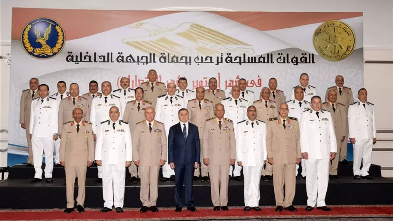 وزير الداخلية وقيادات الشرطة يقدمون التهنئة للفريق أول محمد زكى ورجال القوات المسلحة