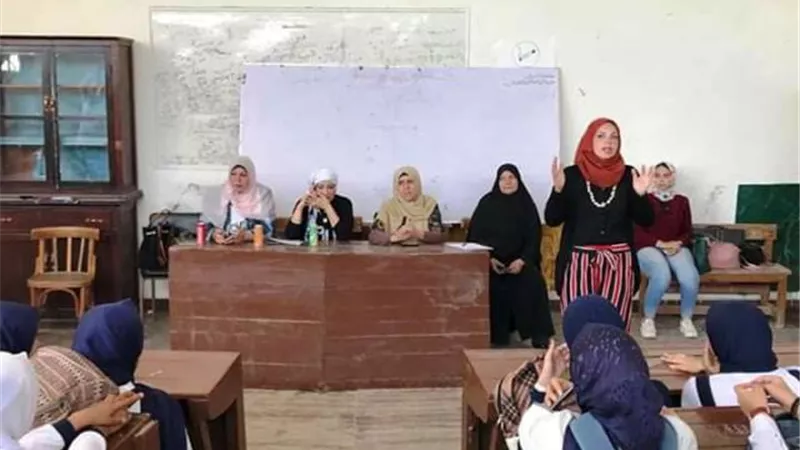 التغذية السليمة ودرها فى وقاية الفتاة من الأمراض المختلفة فى ندوة بالسويس صور
