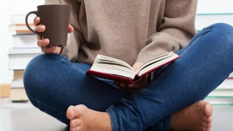 8 عادات خاطئة تسبب الإصابة بخشونة الركبة.. أبرزها تربيع الساقين والقرفصاء